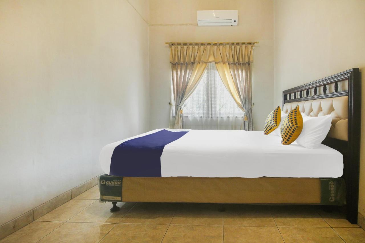 Spot On 91620 Skypiea Guest House Tasikmalaya Eksteriør bilde